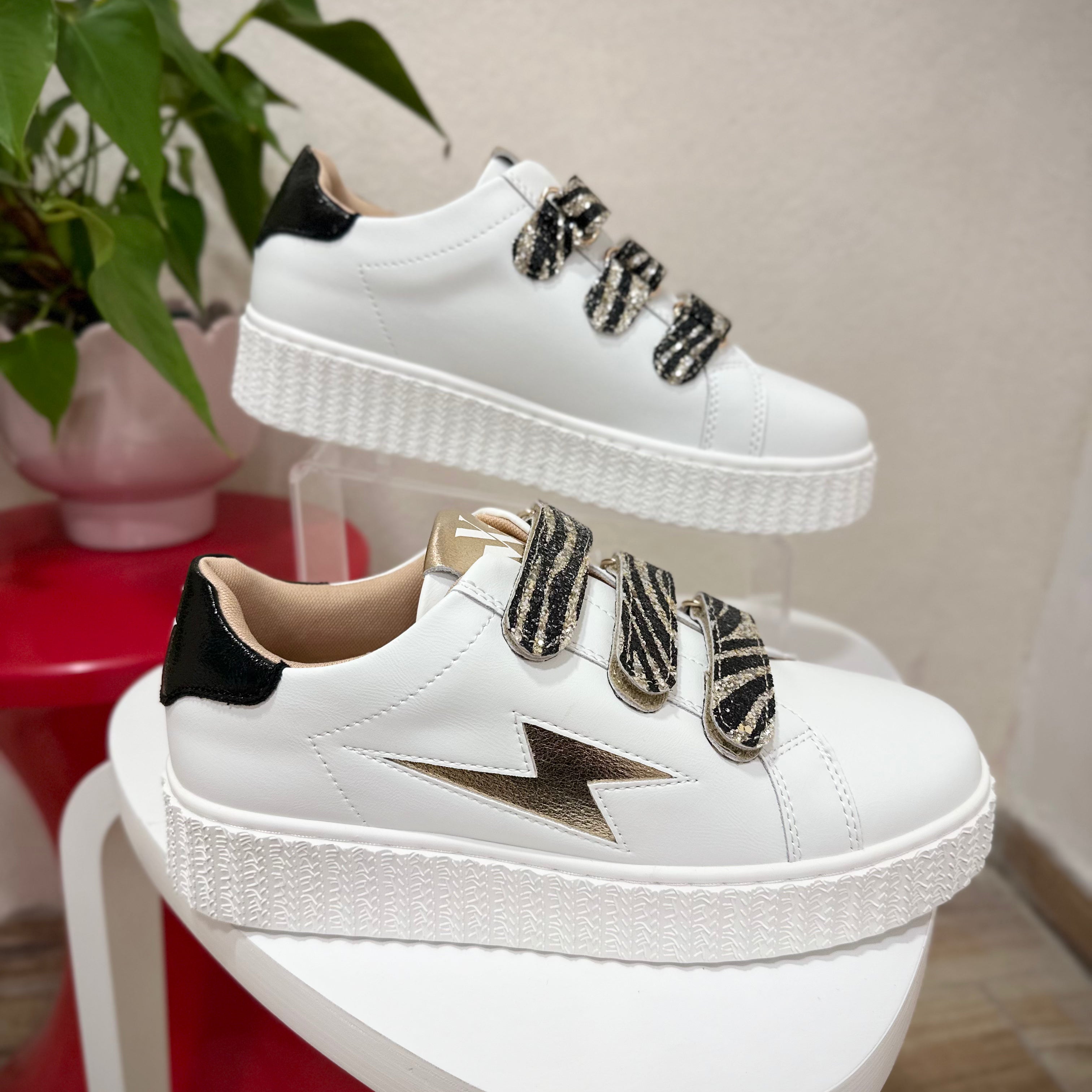 Baskets plateforme blanches Vanessa Wu modèle Maggie Zèbre