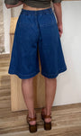 Bermuda femme confortable en denim souple de dos