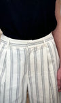 Détail poches italiennes bermuda rayé femme 