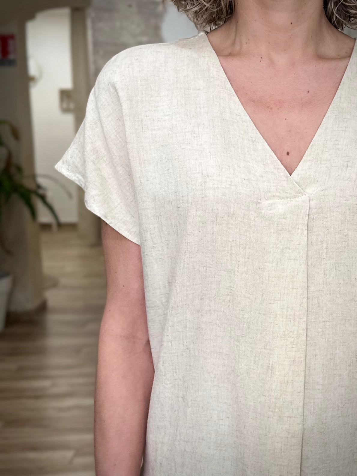 Détail tissu blouse viscose lin beige 