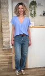 Blouse fluide bleu clair avec jean 