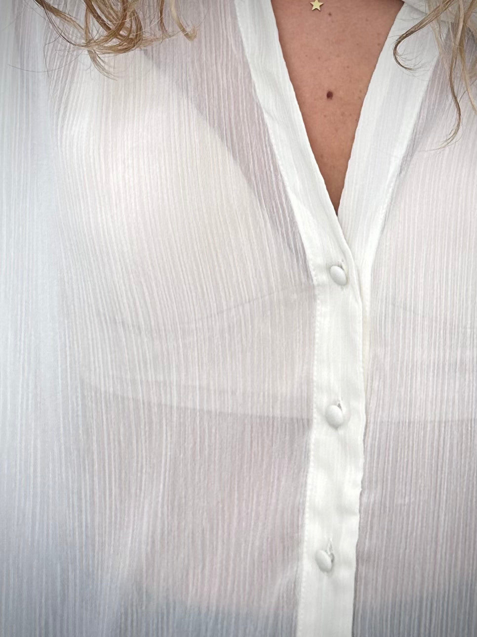 Boutons recouverts de la blouse SPLENDIDE écru en détail
