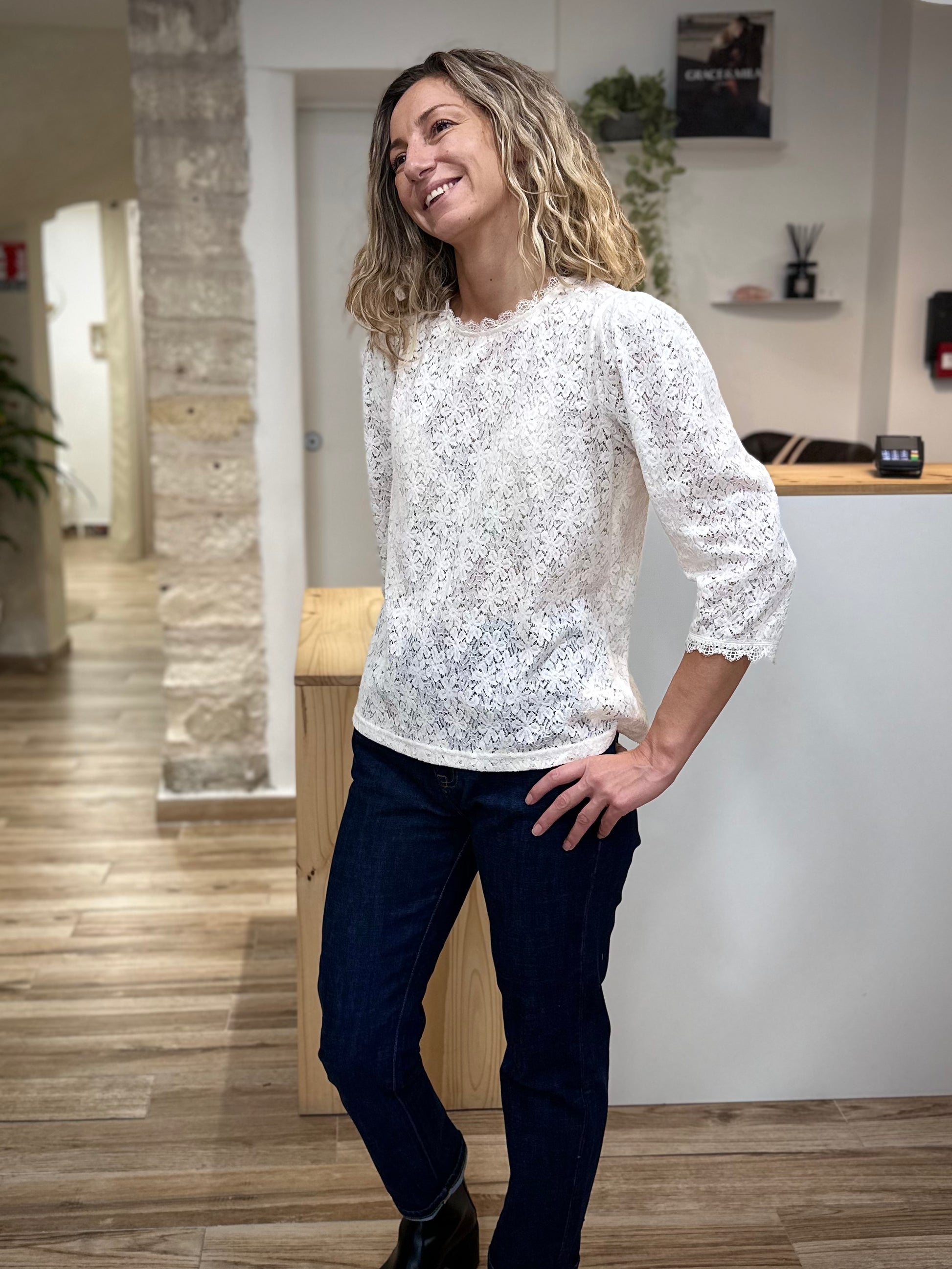 Blouse Stella écru dentelle chic automne hiver