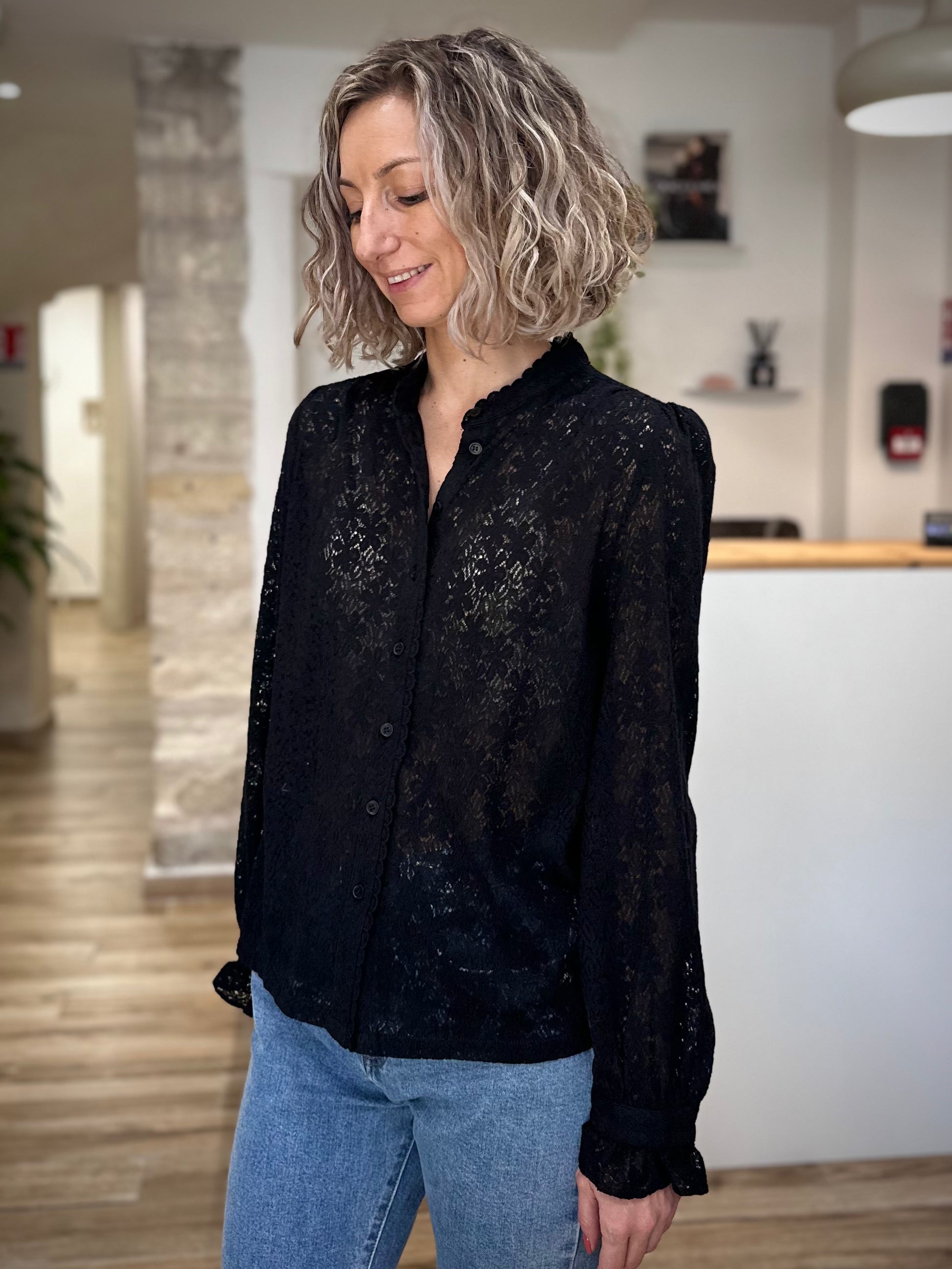 Blouse romantique noire manches longues femme