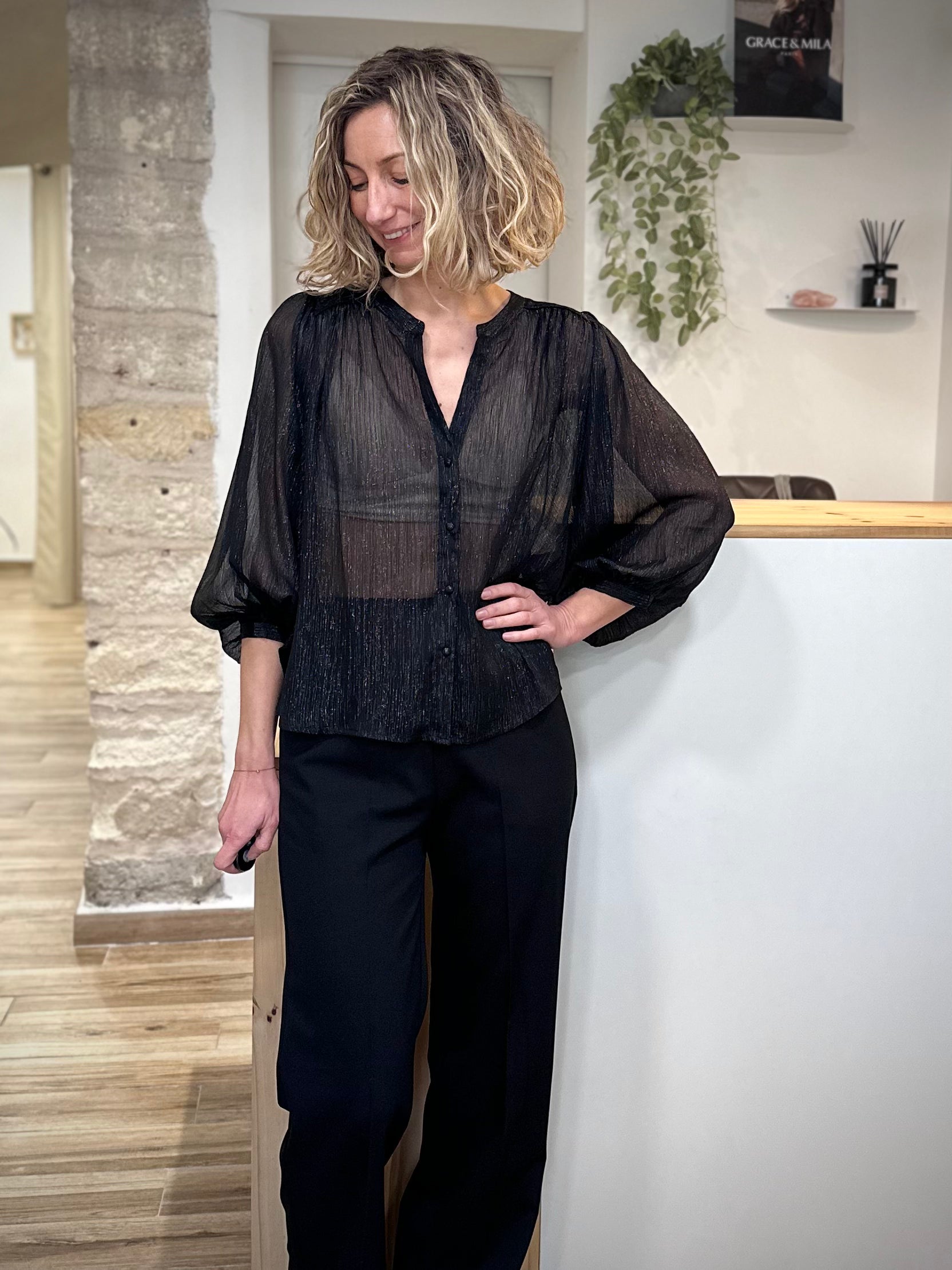 Style soirée chic avec blouse scintillante noire