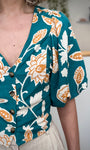 Détail imprimé floral lumineux blouse VAHE