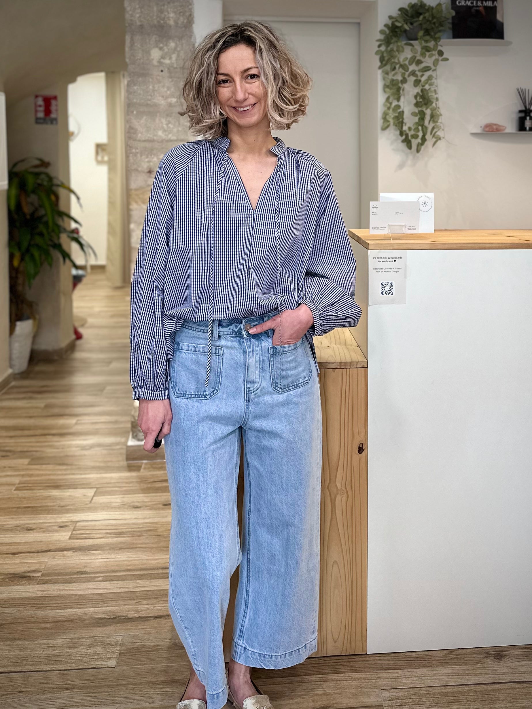 Blouse à carreaux femme tenue de printemps