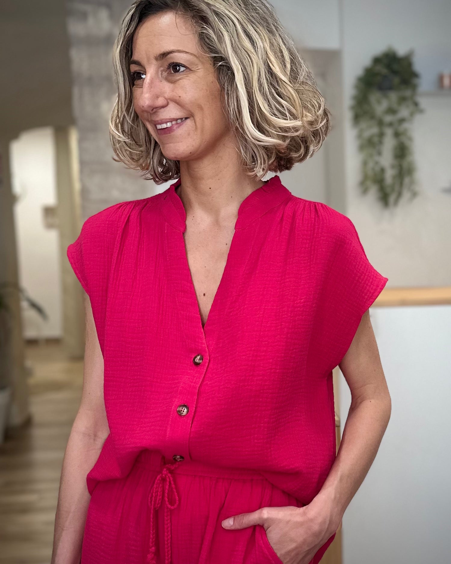 Blouse femme fluide fuchsia manches courtes 