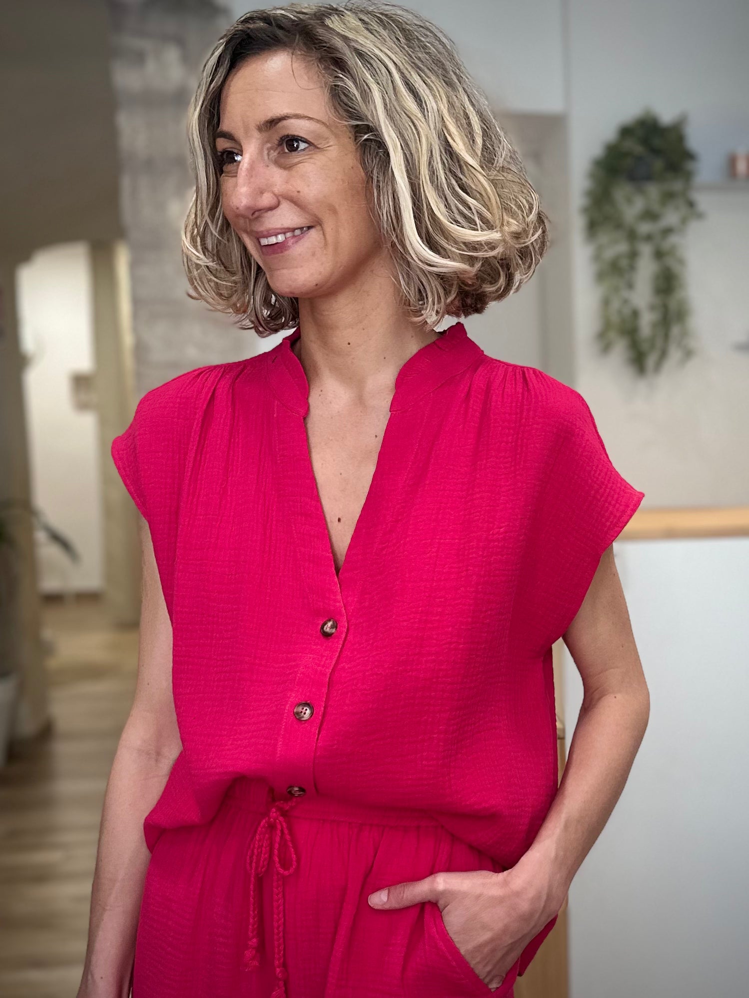 Blouse femme fluide fuchsia manches courtes 