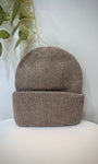Bonnet angora taupe texture duveteuse