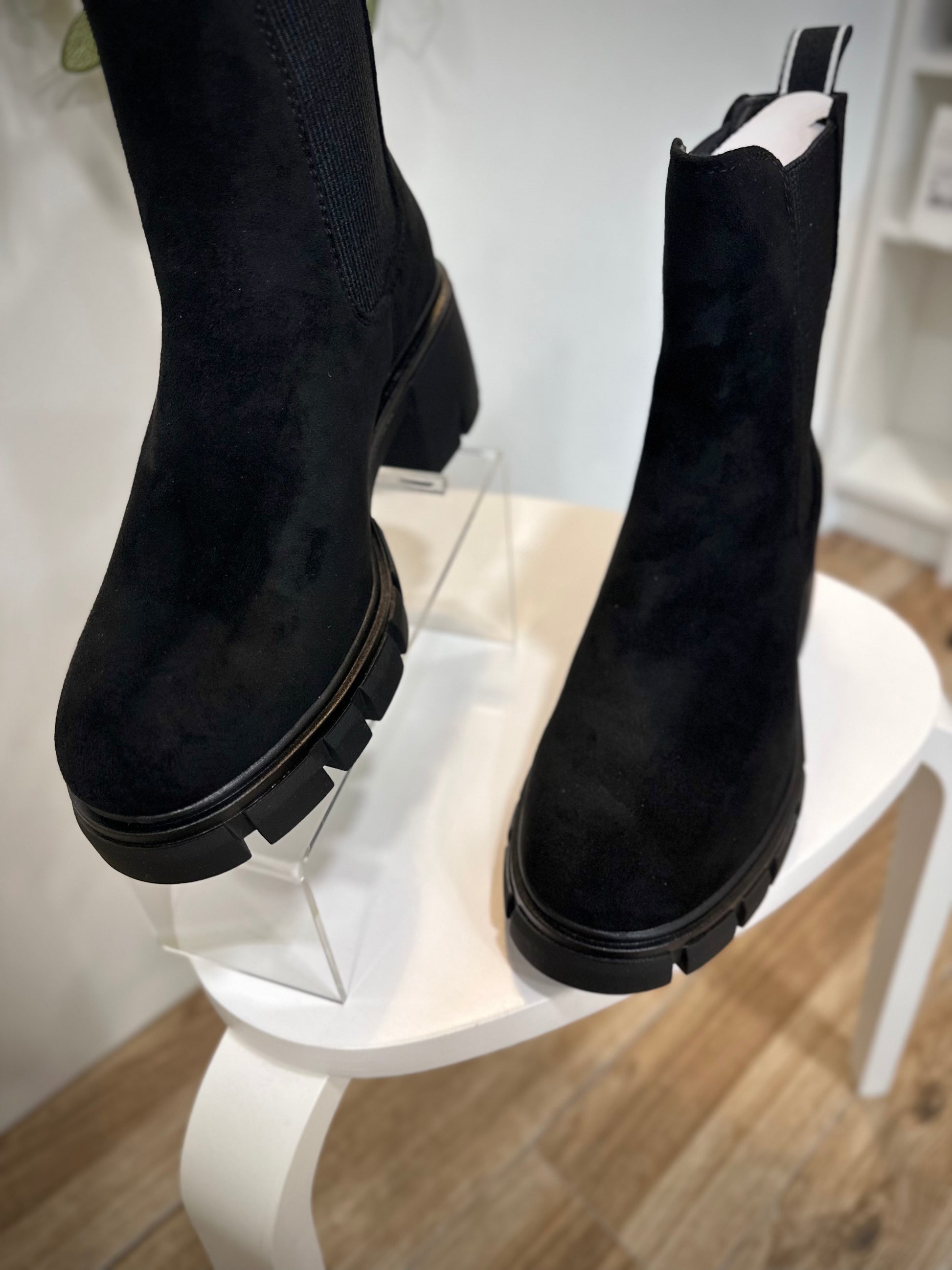 Gros plan sur bout rond bottines Hérine femme