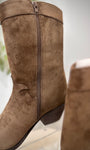Gros plan fermeture éclair intérieure bottines taupe