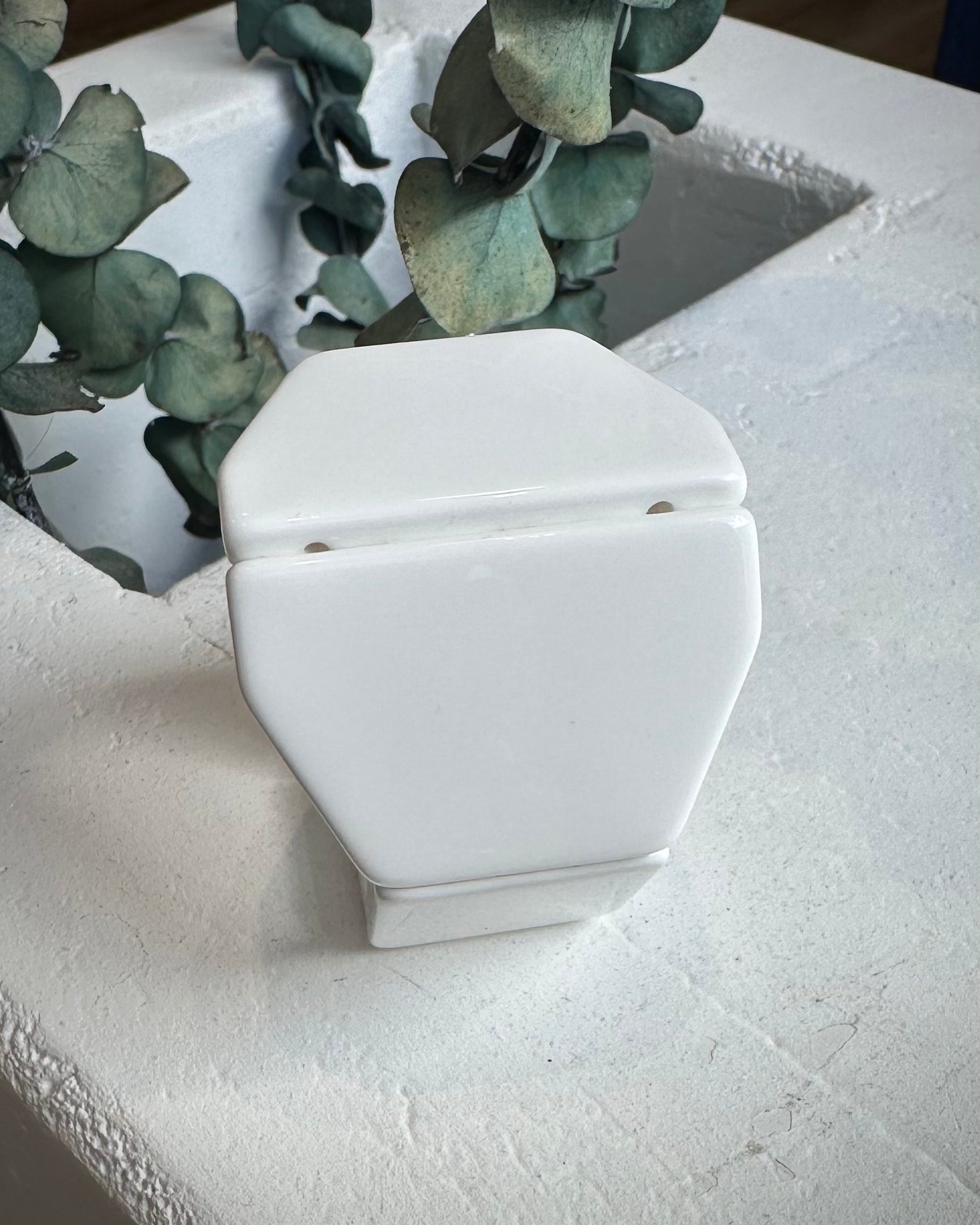 Détail du design en Y du Belta-Y Blanc