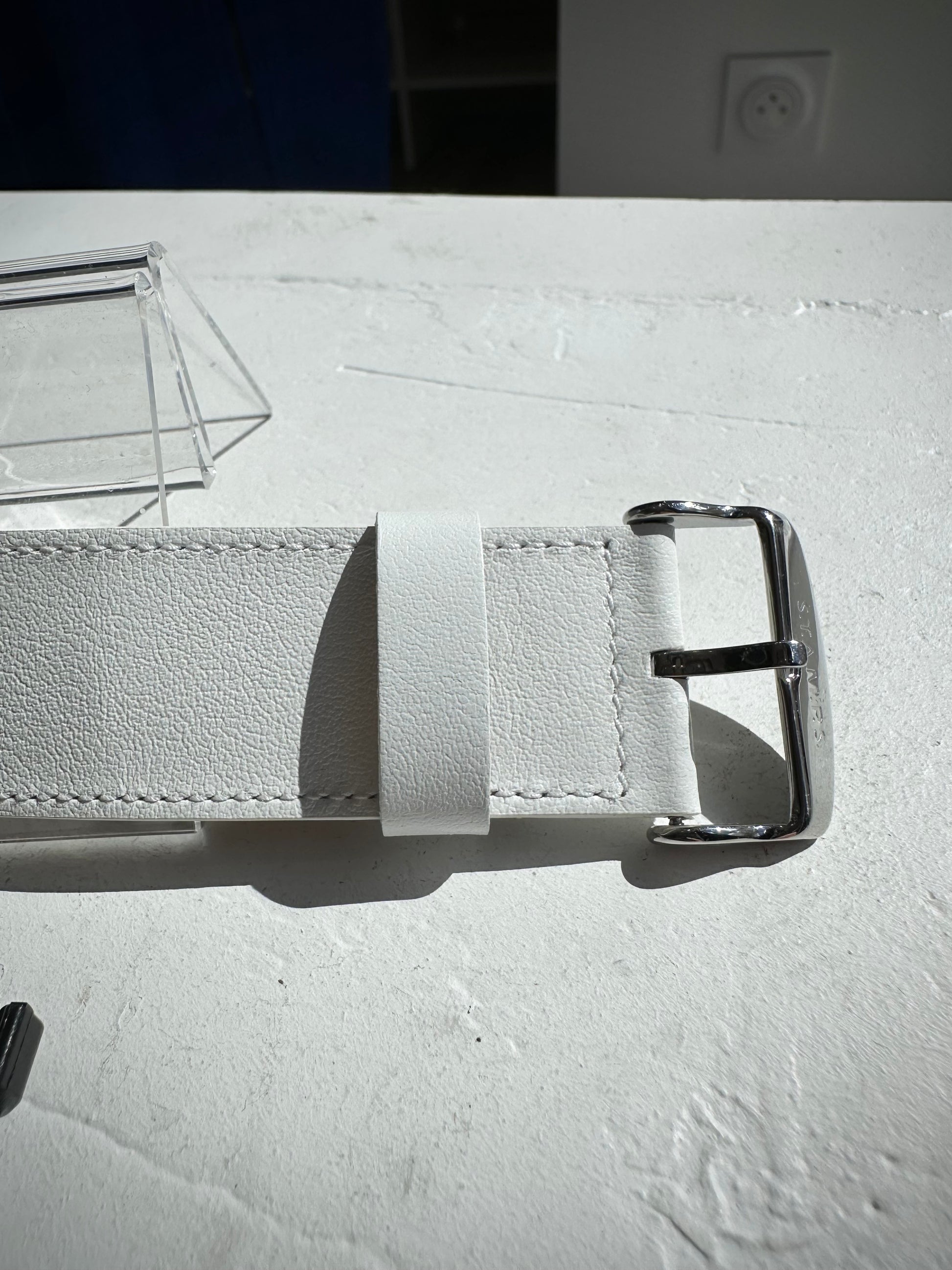 Gros plan sur la texture du cuir blanc