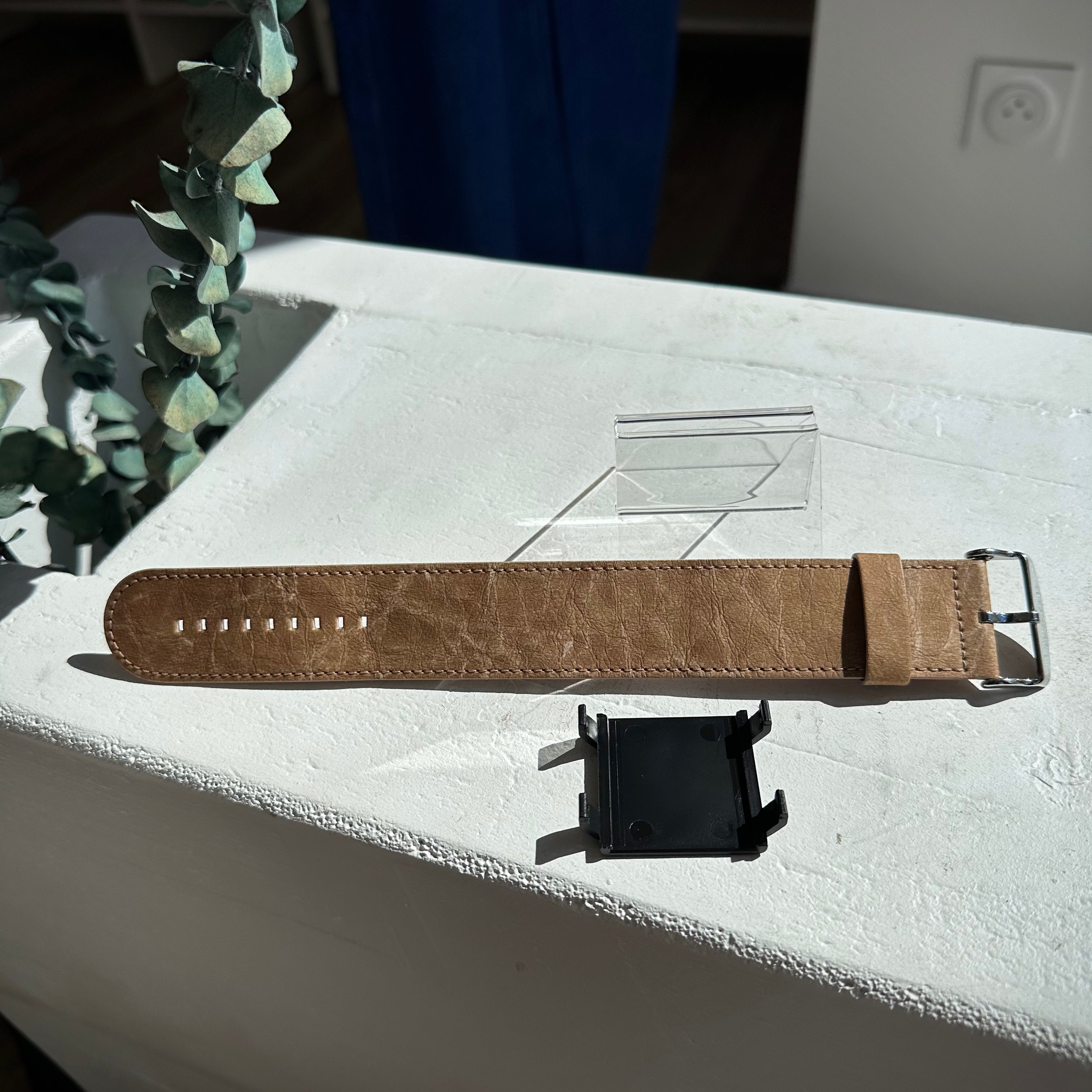 Bracelet STAMPSTexx Derby Sand posé sur table
