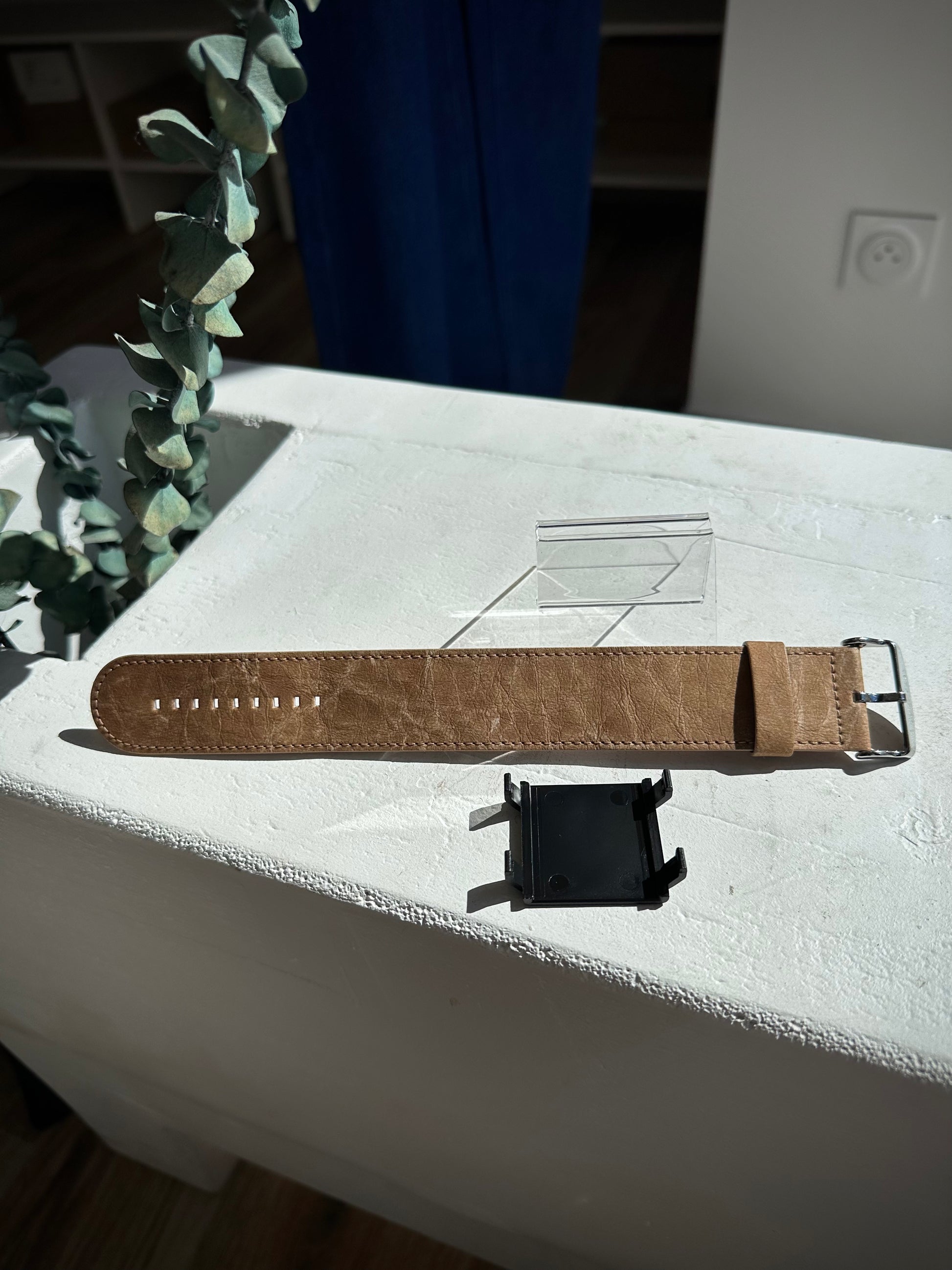 Bracelet STAMPSTexx Derby Sand posé sur table