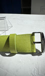 Gros plan sur la texture STAMPSTexx du bracelet vert