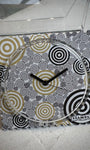Gros plan cadran STAMPS cercles concentriques design graphique 