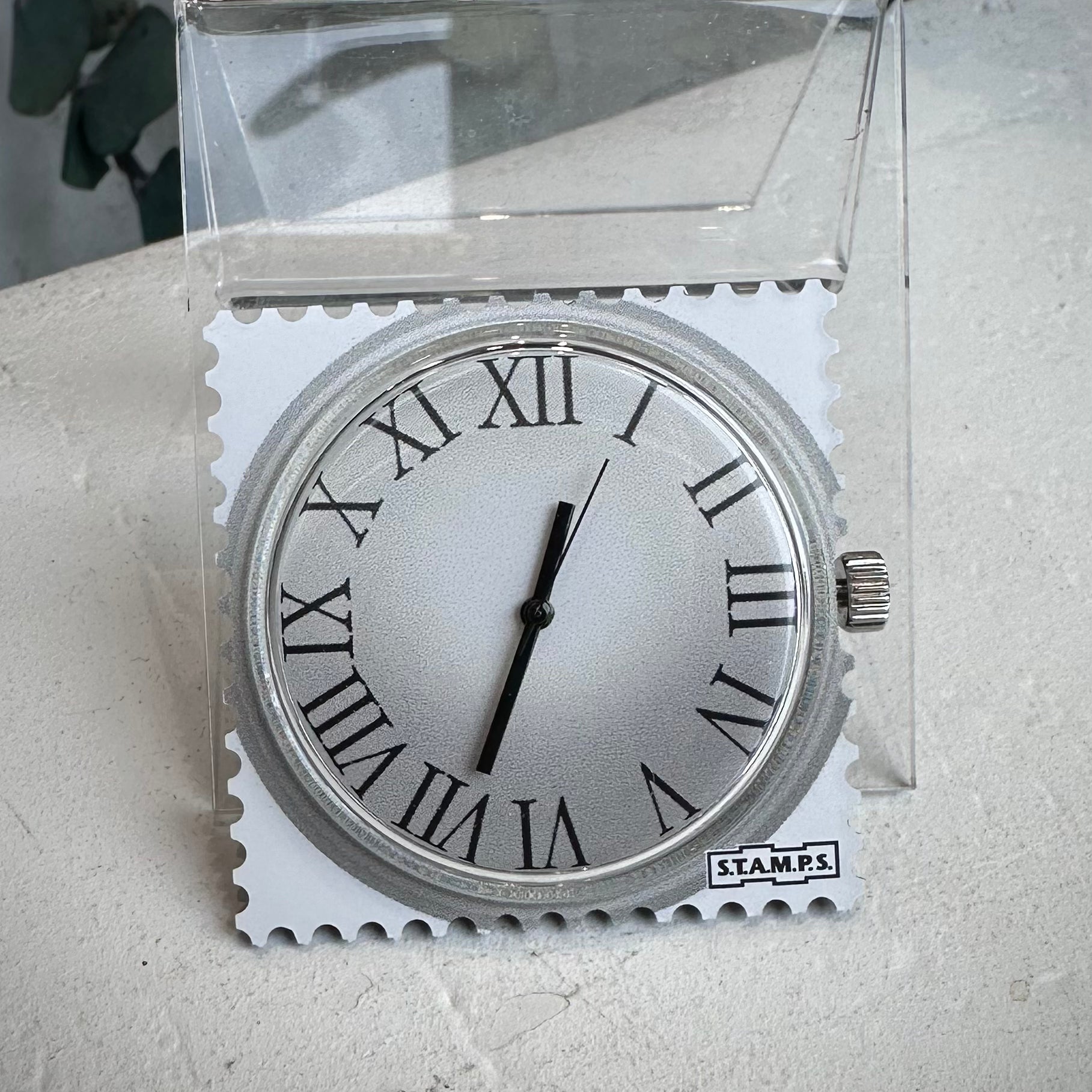 Cadran montre STAMPS Clock chiffres romains noir et gris 