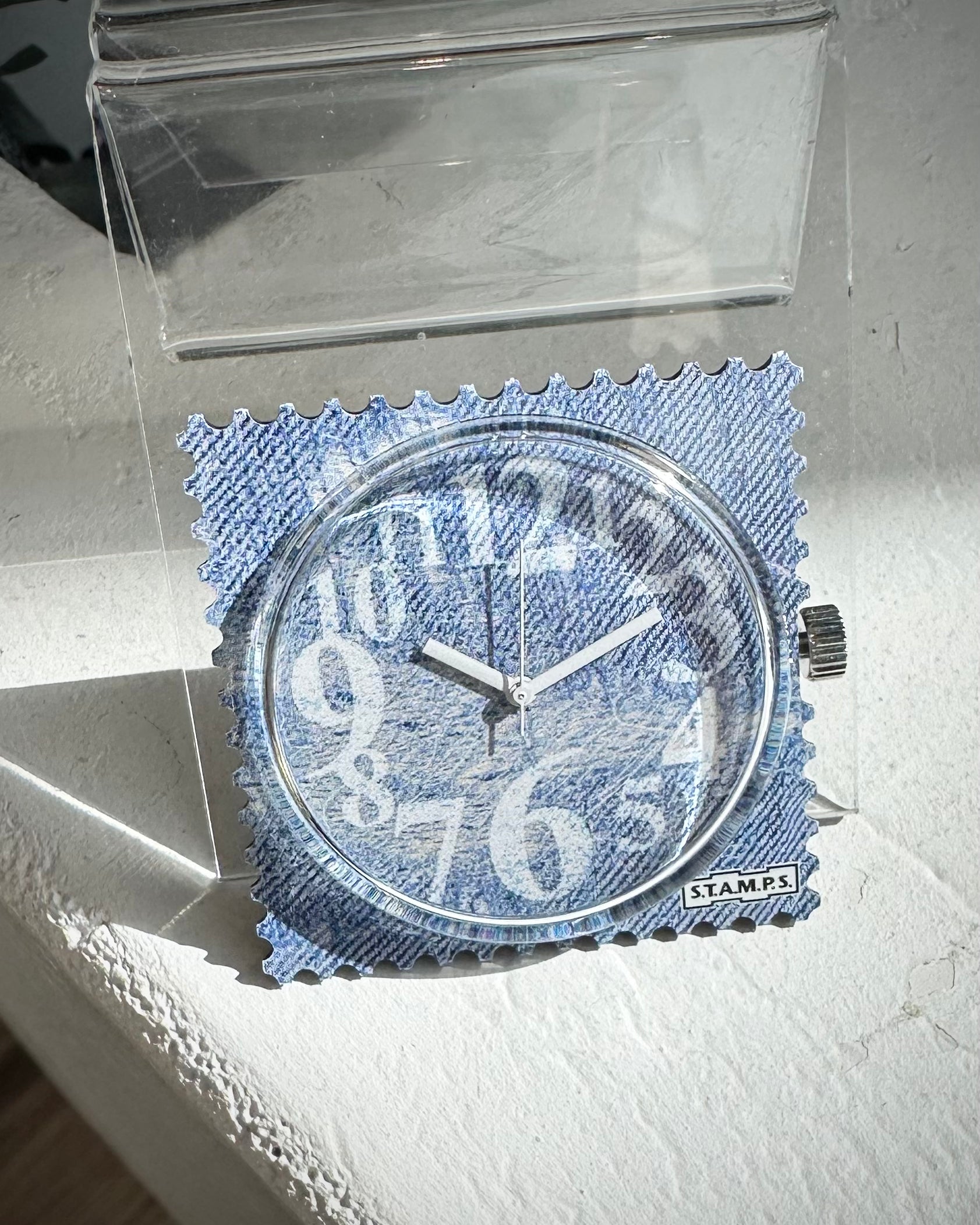 Cadran montre STAMPS Denim Time fond bleu denim