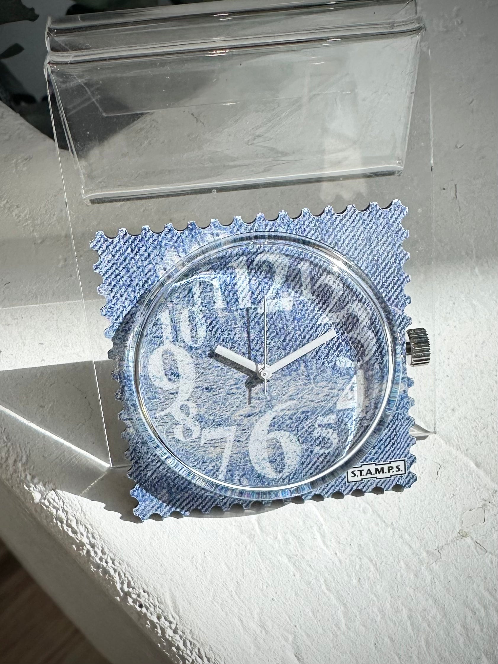 Cadran montre STAMPS Denim Time fond bleu denim