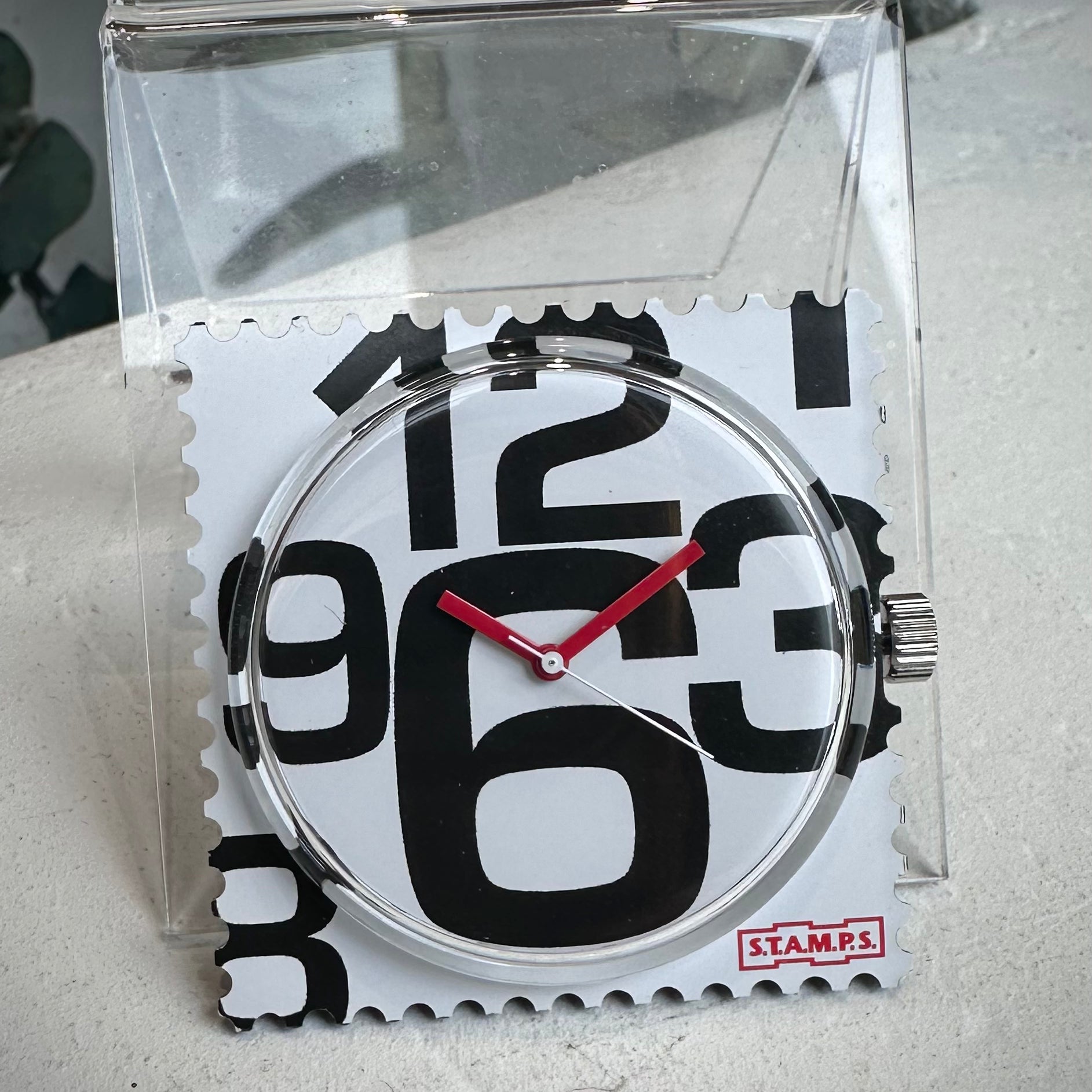 Cadran montre STAMPS In Good Time typographie noir blanc 