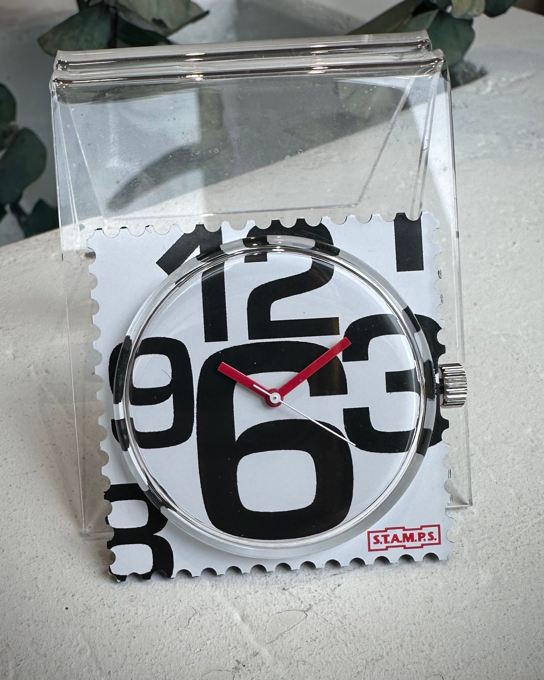 Cadran montre STAMPS In Good Time typographie noir blanc 