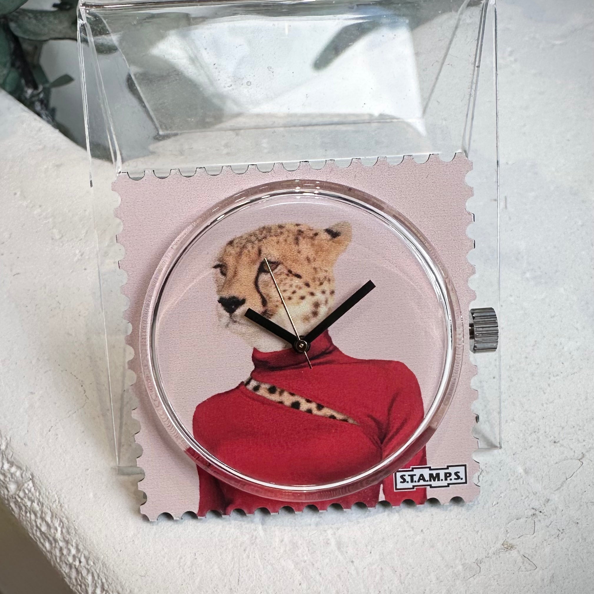 Cadran montre STAMPS Leo Girl motif tête de léopard pull rouge