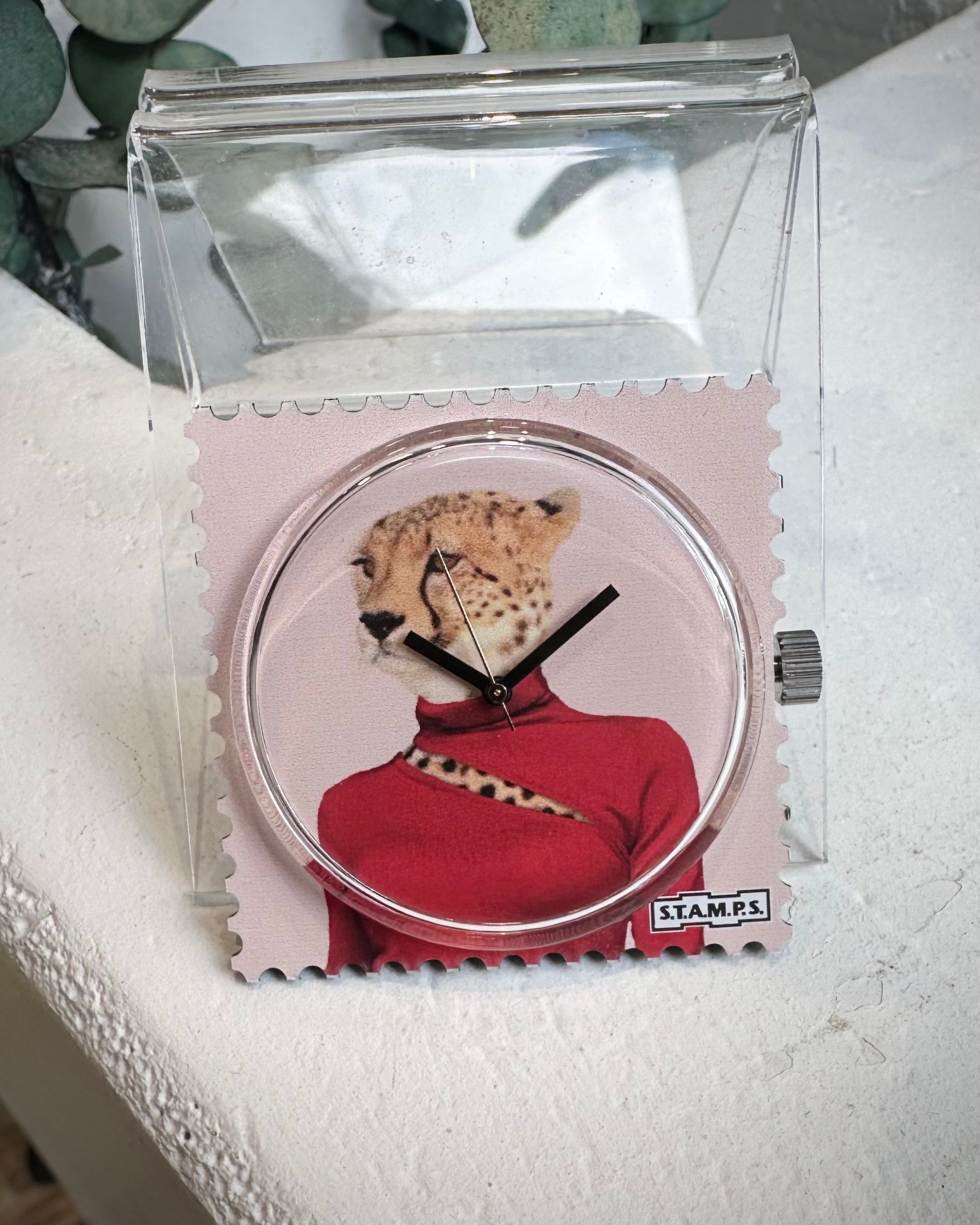 Cadran montre STAMPS Leo Girl motif tête de léopard pull rouge
