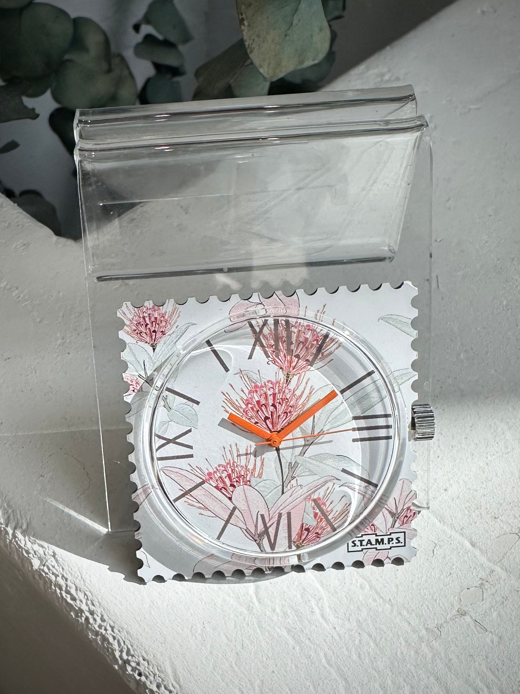 Cadran montre STAMPS Scarlett fleurs pastel sur fond blanc