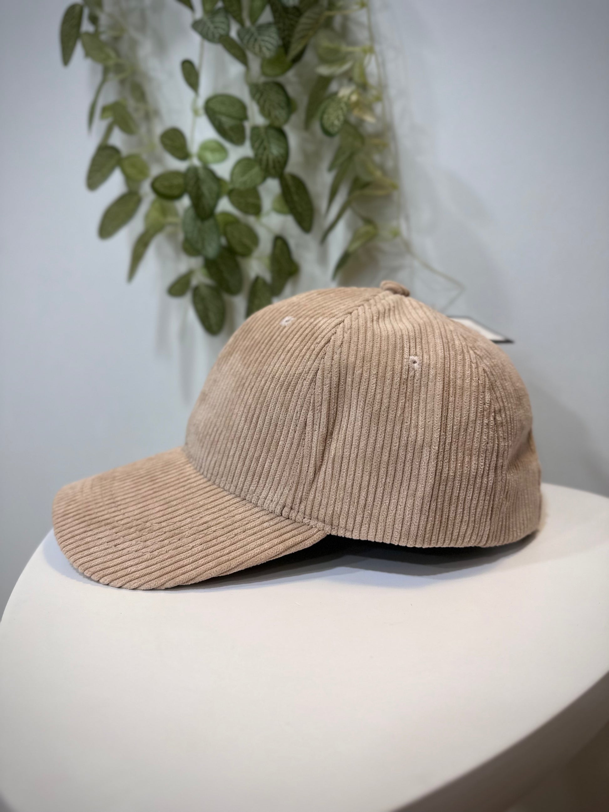 Vue de profil casquette femme beige Luna
