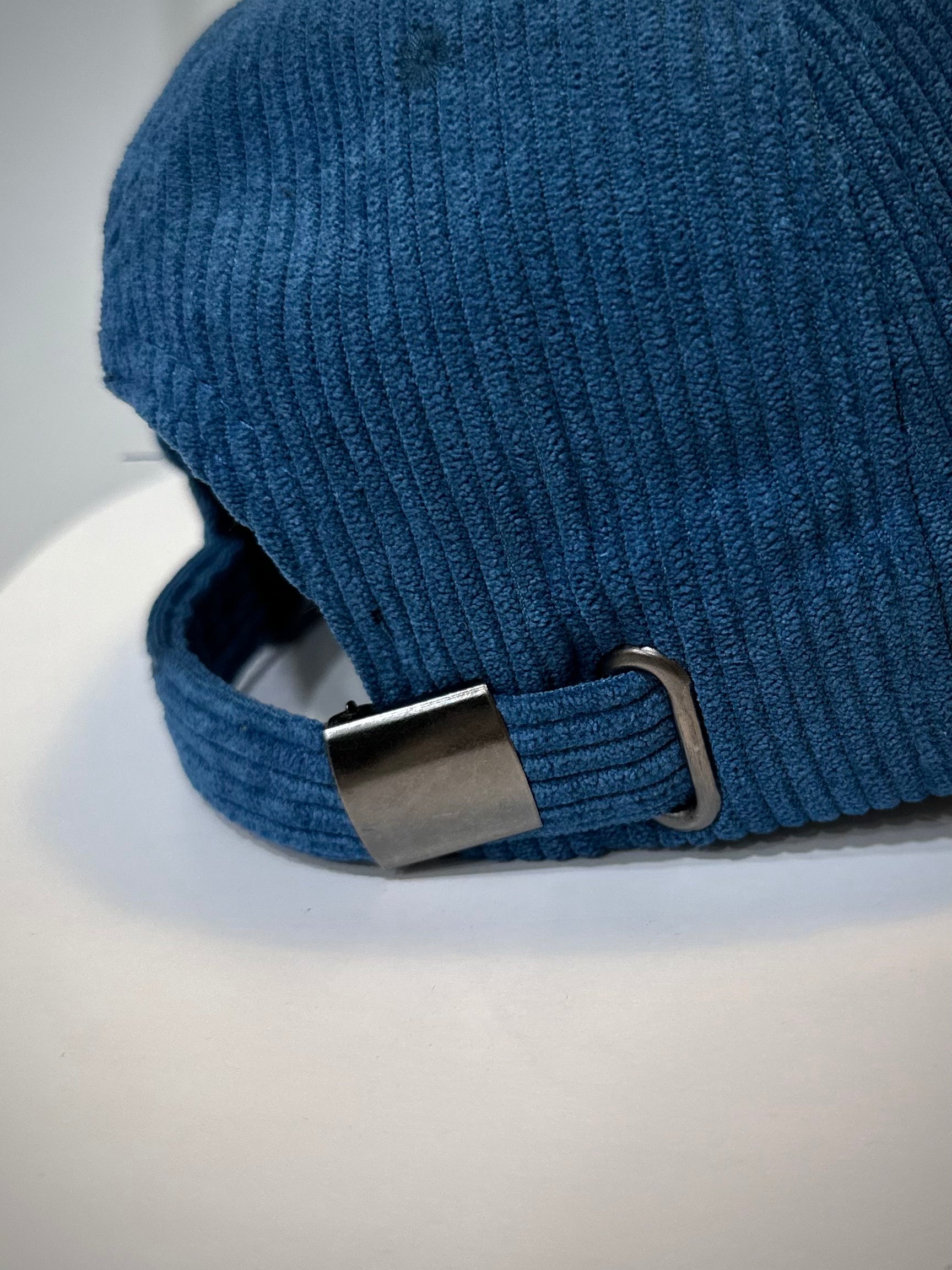 Patte réglable arrière casquette bleu