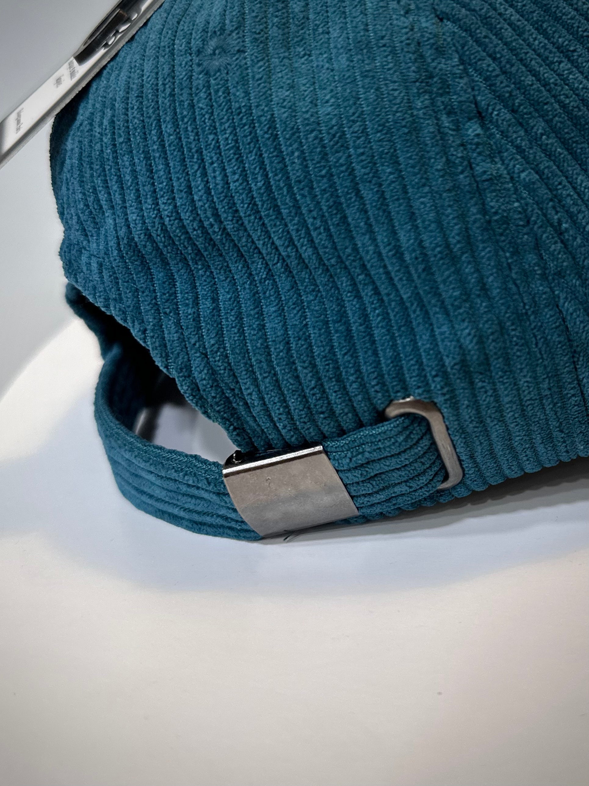 Patte réglable arrière casquette bleu canard