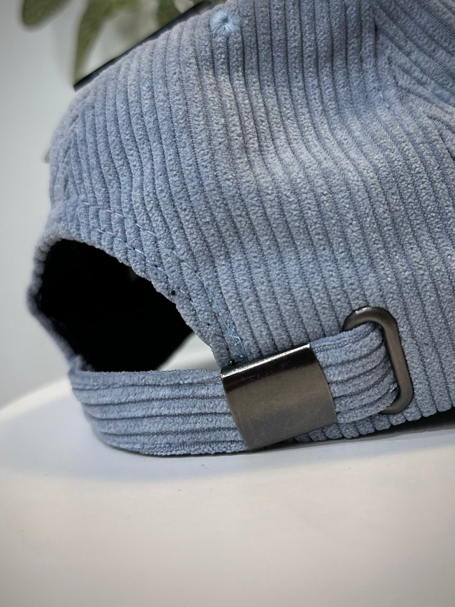 Patte réglable arrière casquette bleu ciel