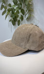 Vue latérale casquette femme taupe