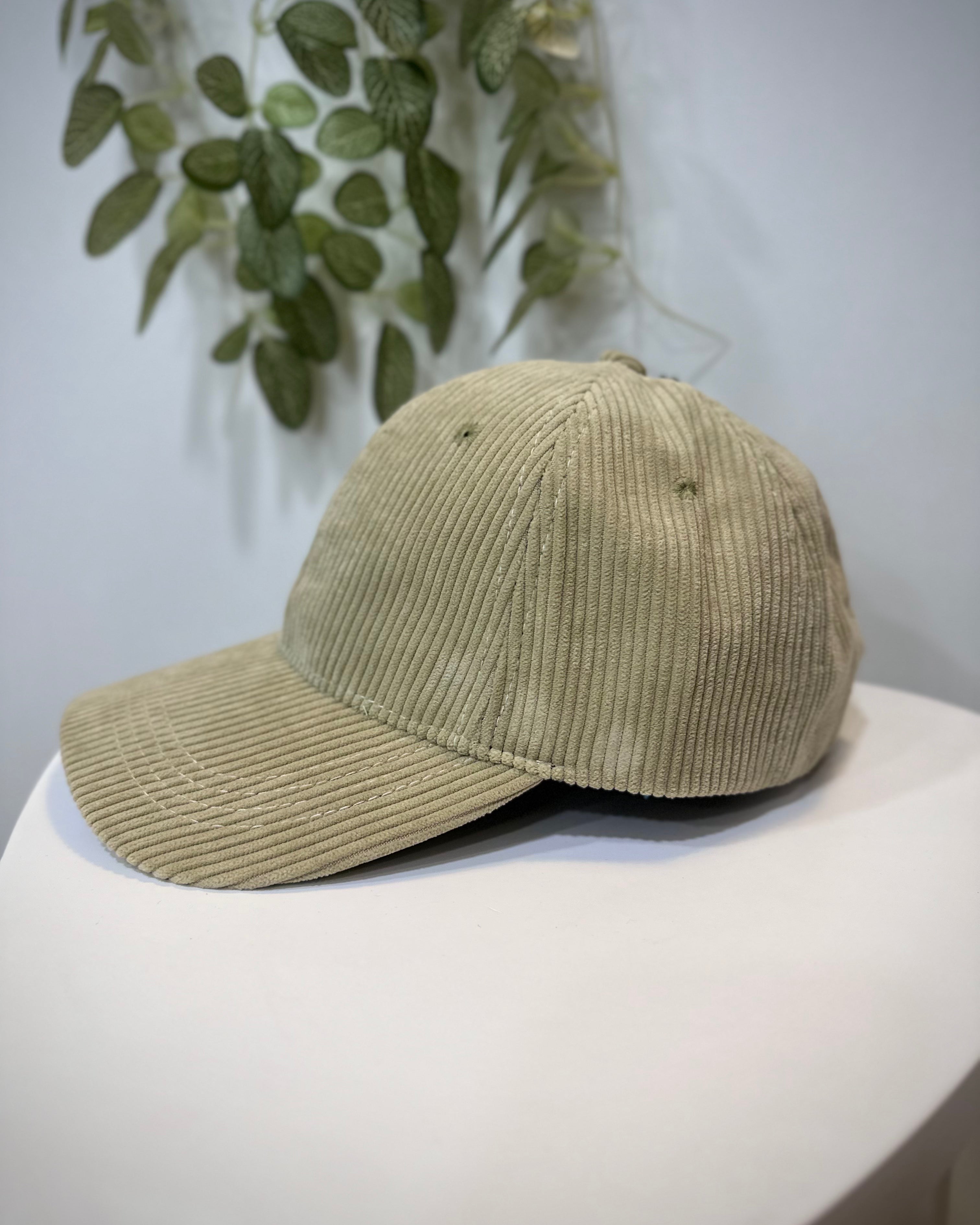 Vue latérale casquette femme vert clair