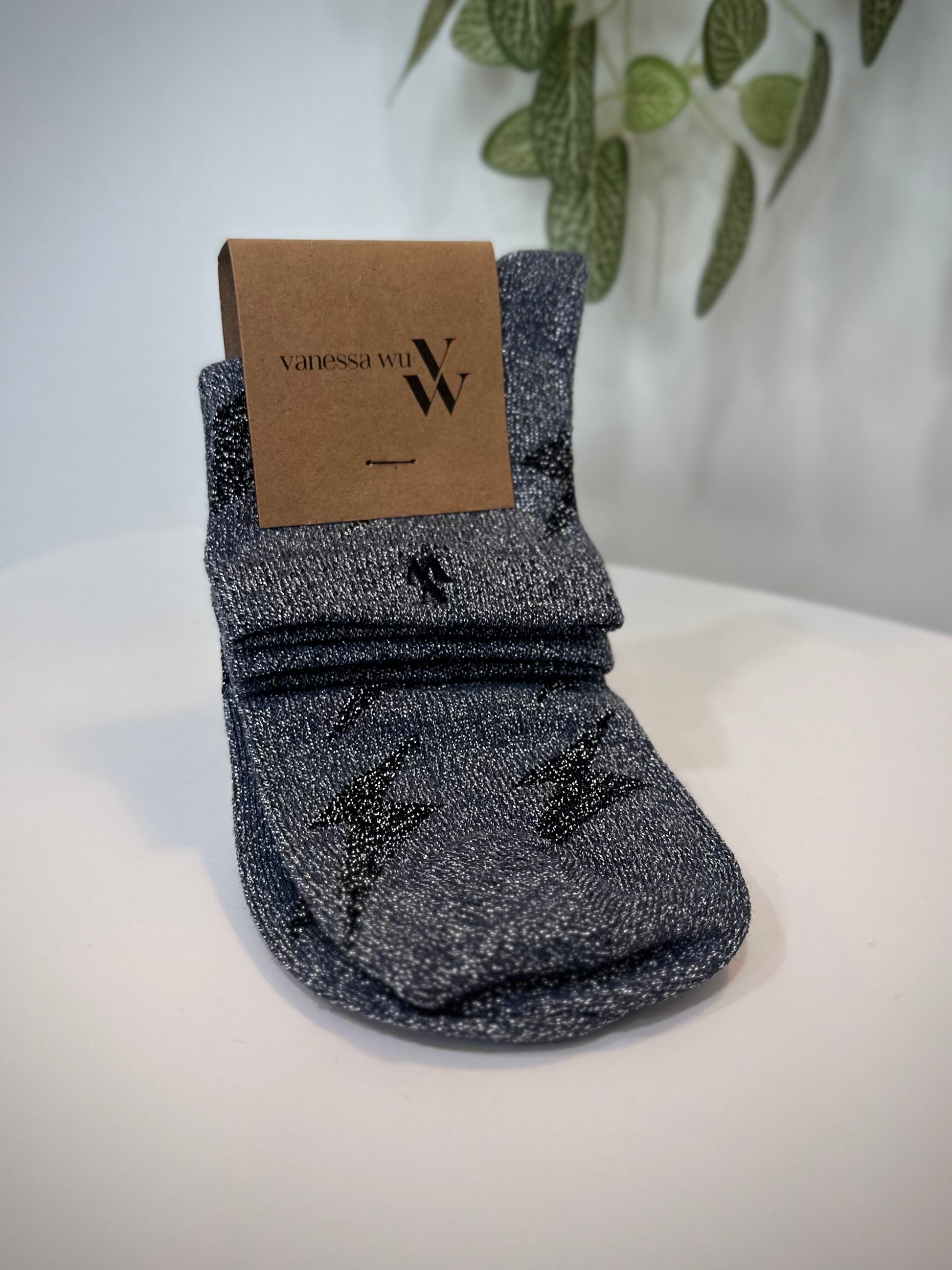 Chaussettes femme Rachel courtes gris avec motifs éclairs noirs