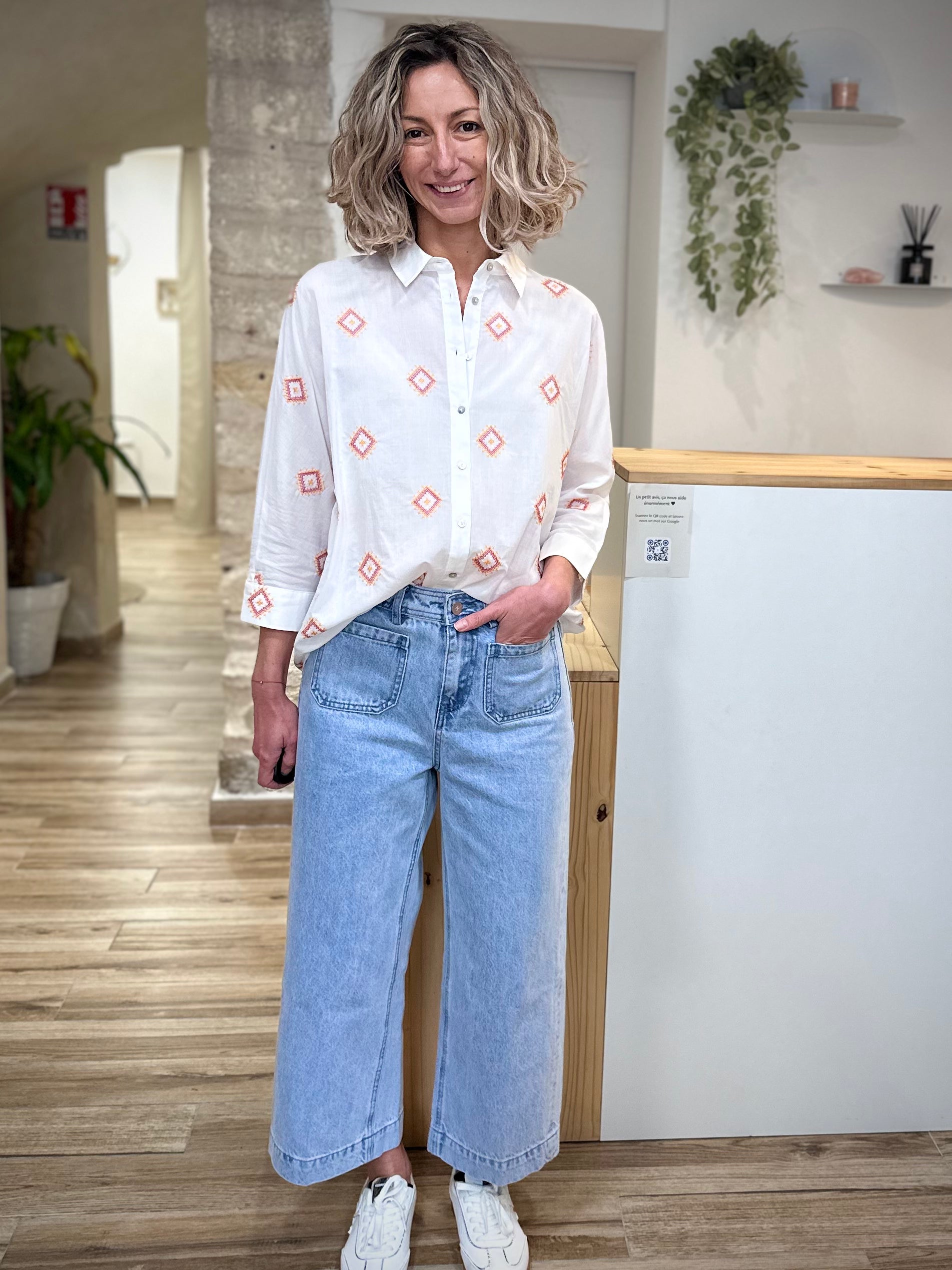 Chemise coton brodée femme style casual chic
