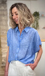 Chemise fluide bleue femme manches chauve-souris 