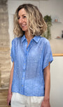 Chemise femme légère pour l’été bleu fleuri 