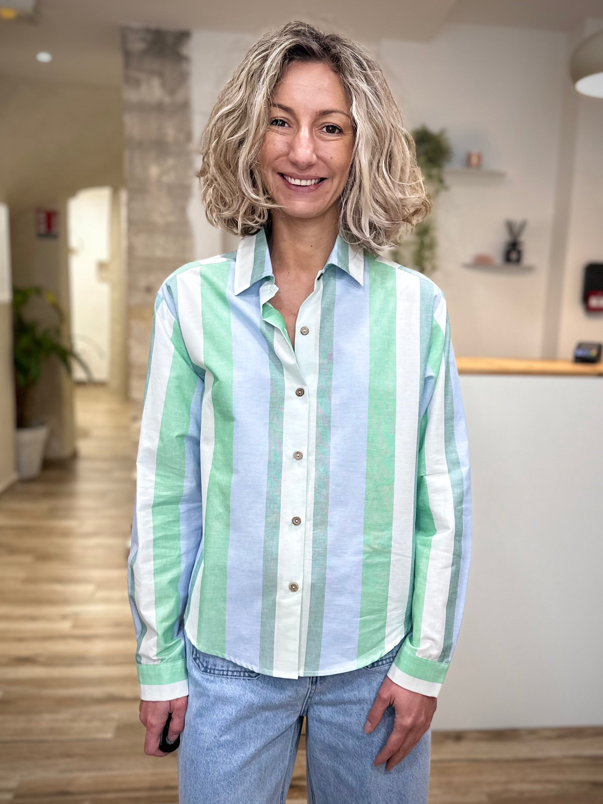 Chemise rayures vertes look printemps femme
