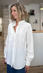 Chemise blanche femme idéale pour journée décontractée ou bureau