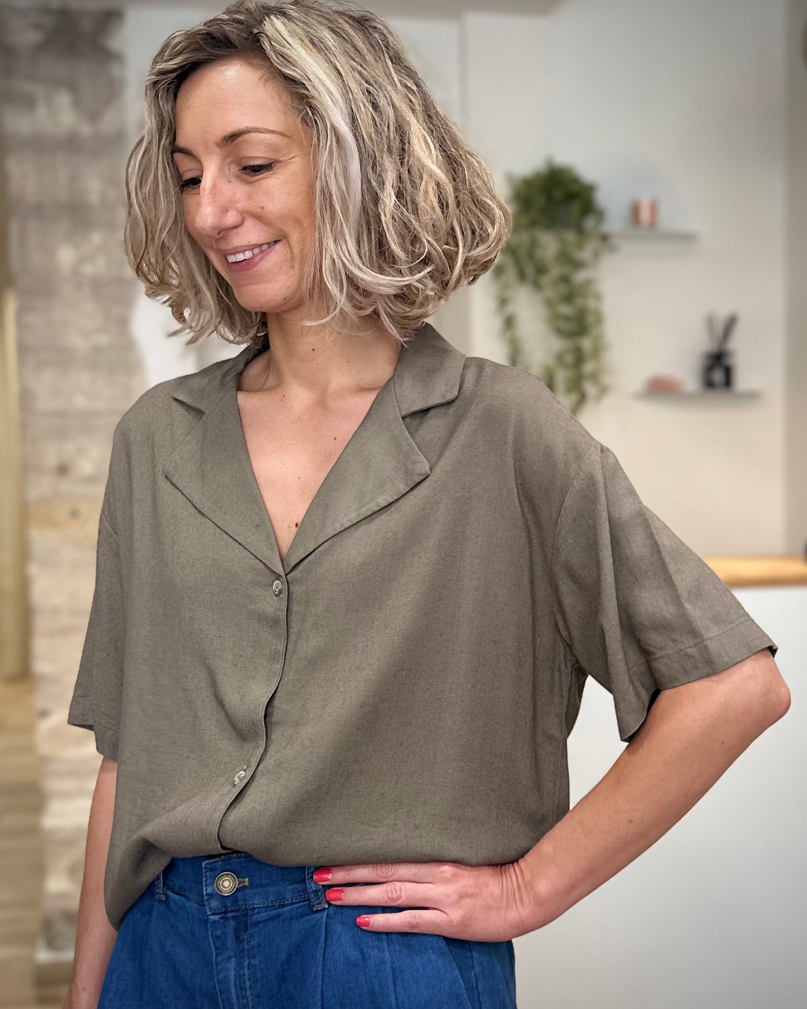 Chemise kaki femme manches courtes en viscose et lin 