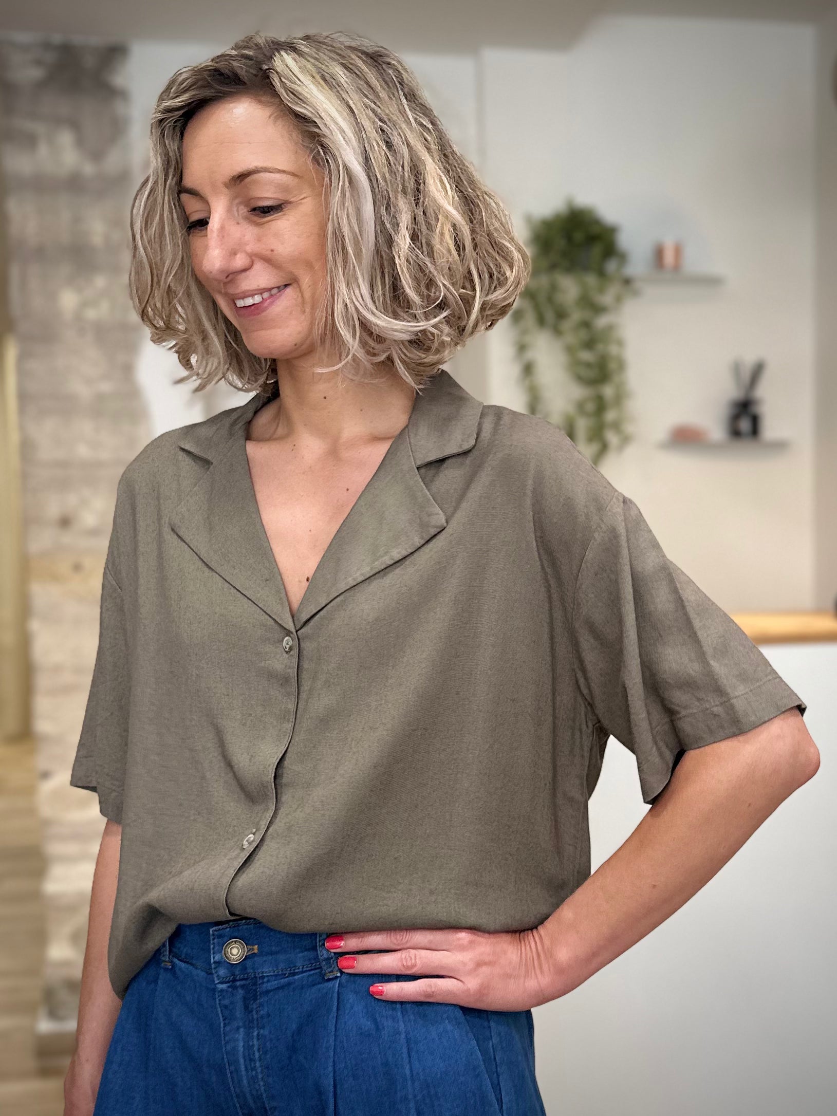 Chemise kaki femme manches courtes en viscose et lin 