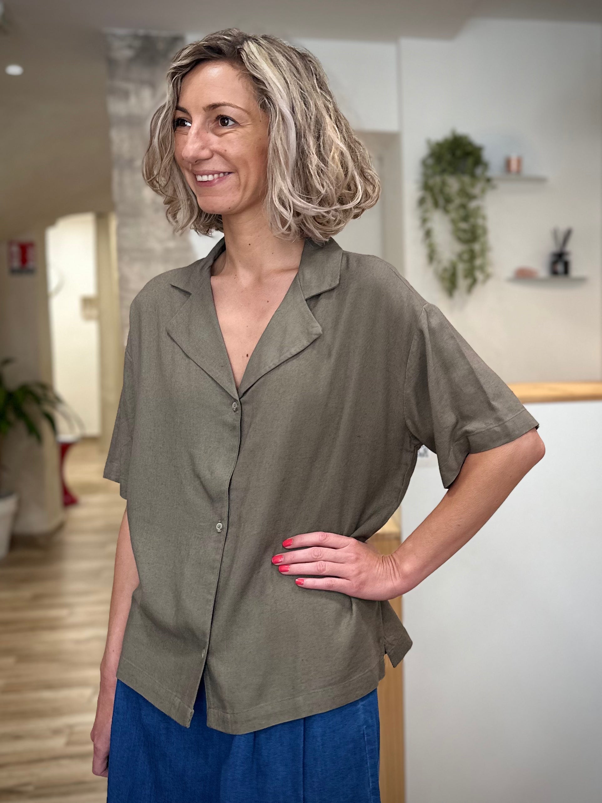 Blouse kaki fluide femme coupe relaxed 
