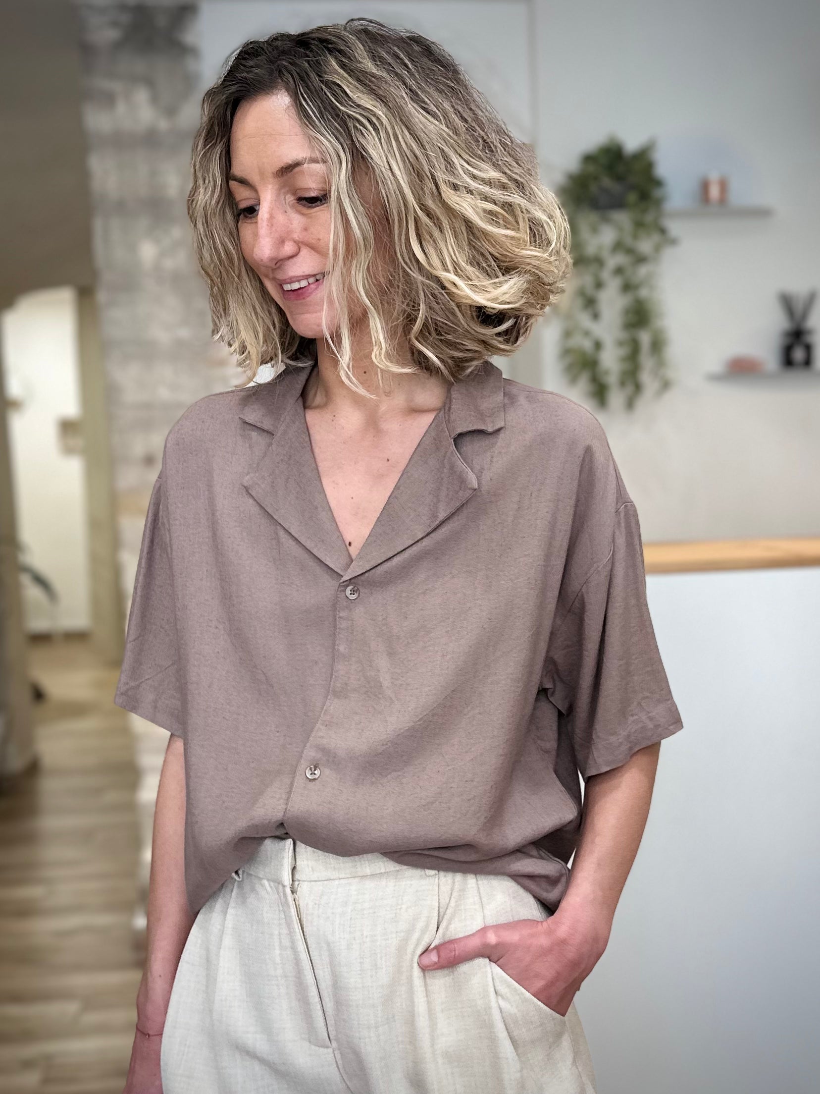 Chemise marron femme manches courtes en lin et viscose 