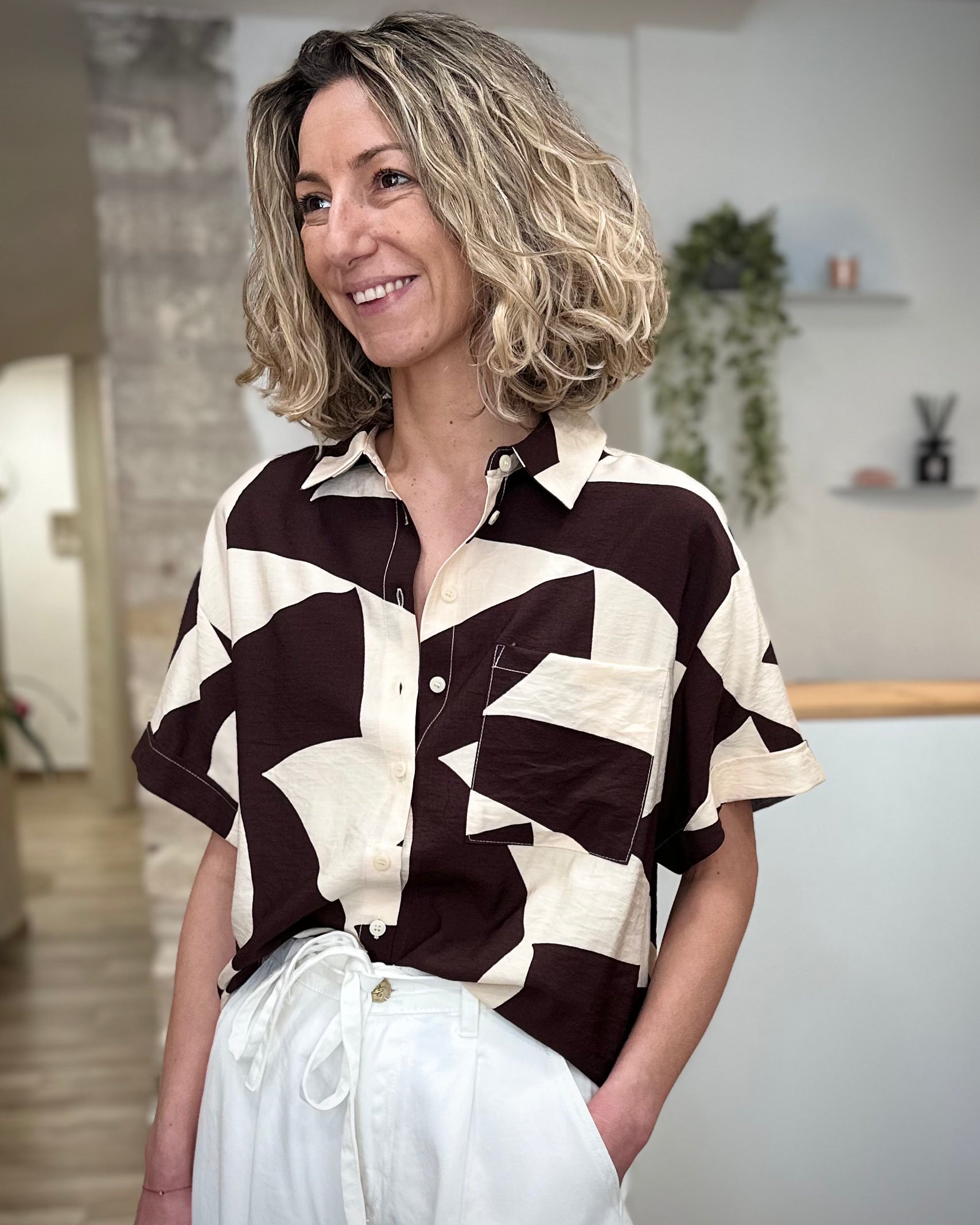 Chemise fluide femme motif graphique chic