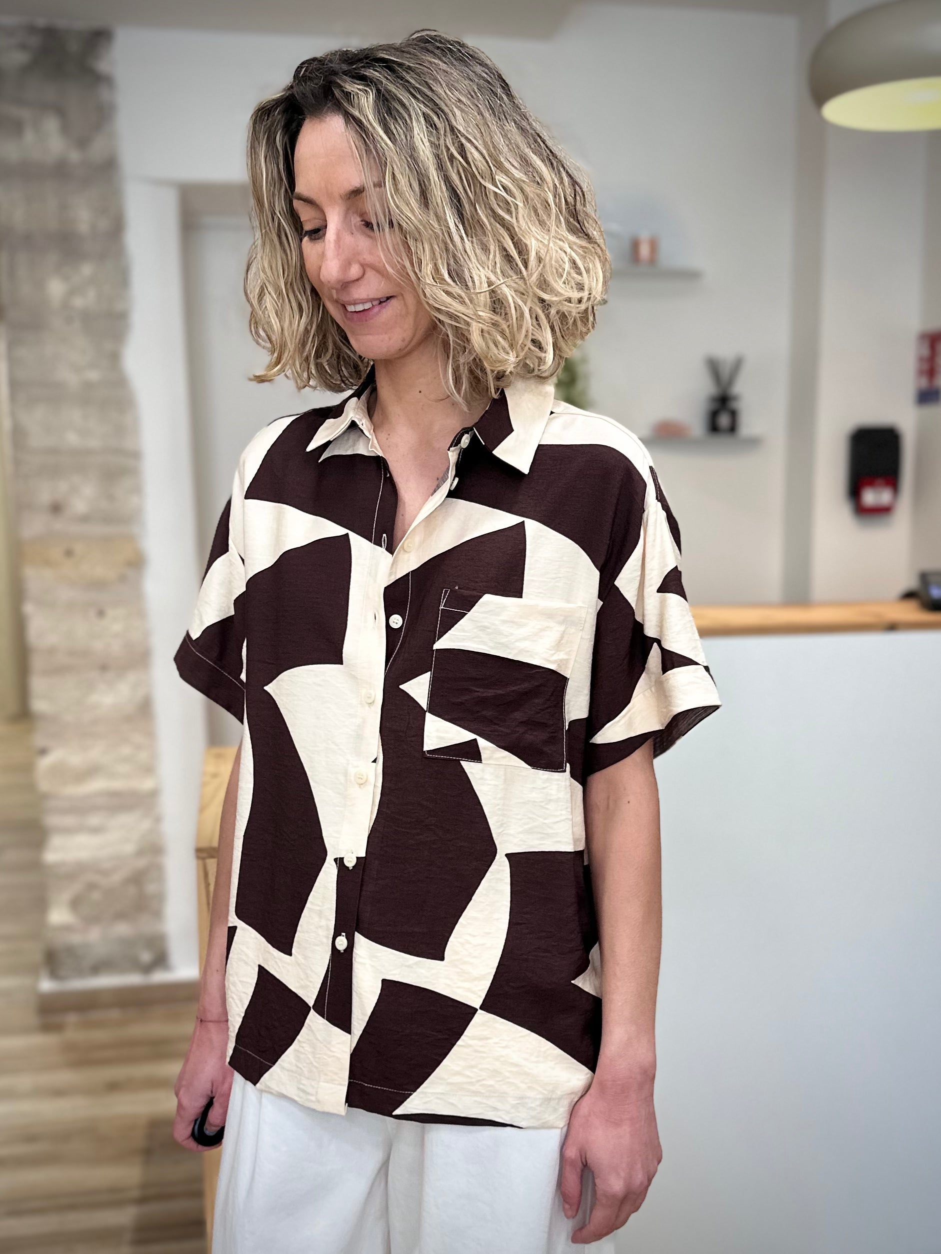 Chemise casual chic femme silhouette naturelle