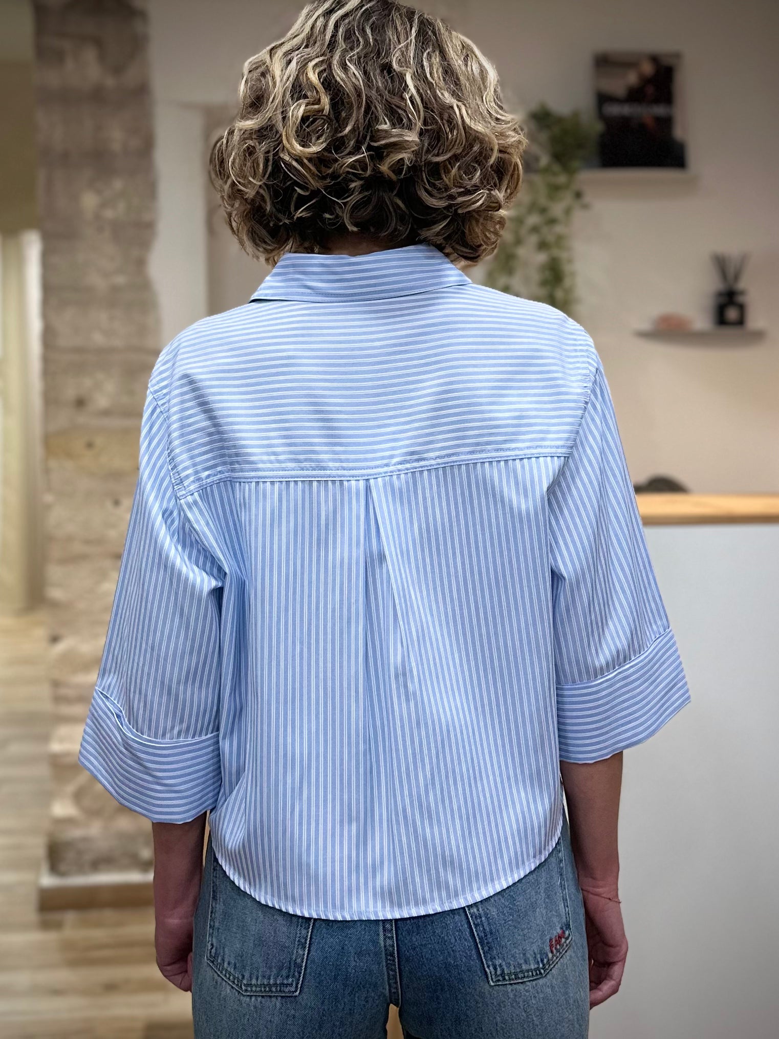 Vue dos chemise avec pli structurant