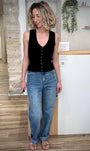 Débardeur noir femme look casual chic 